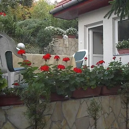 Feher Hollo Vendeghaz Holiday home *
