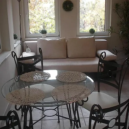 Feher Hollo Vendeghaz Holiday home *